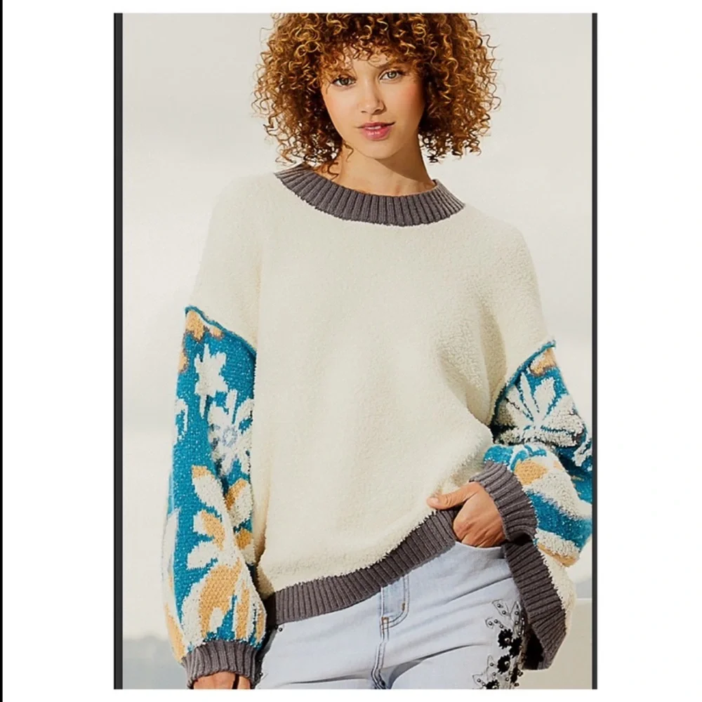 $40 start 57 LAST ONE 🖤Pretty POL Berber fleece outseam detail floral sweater - Picture 2 of 6